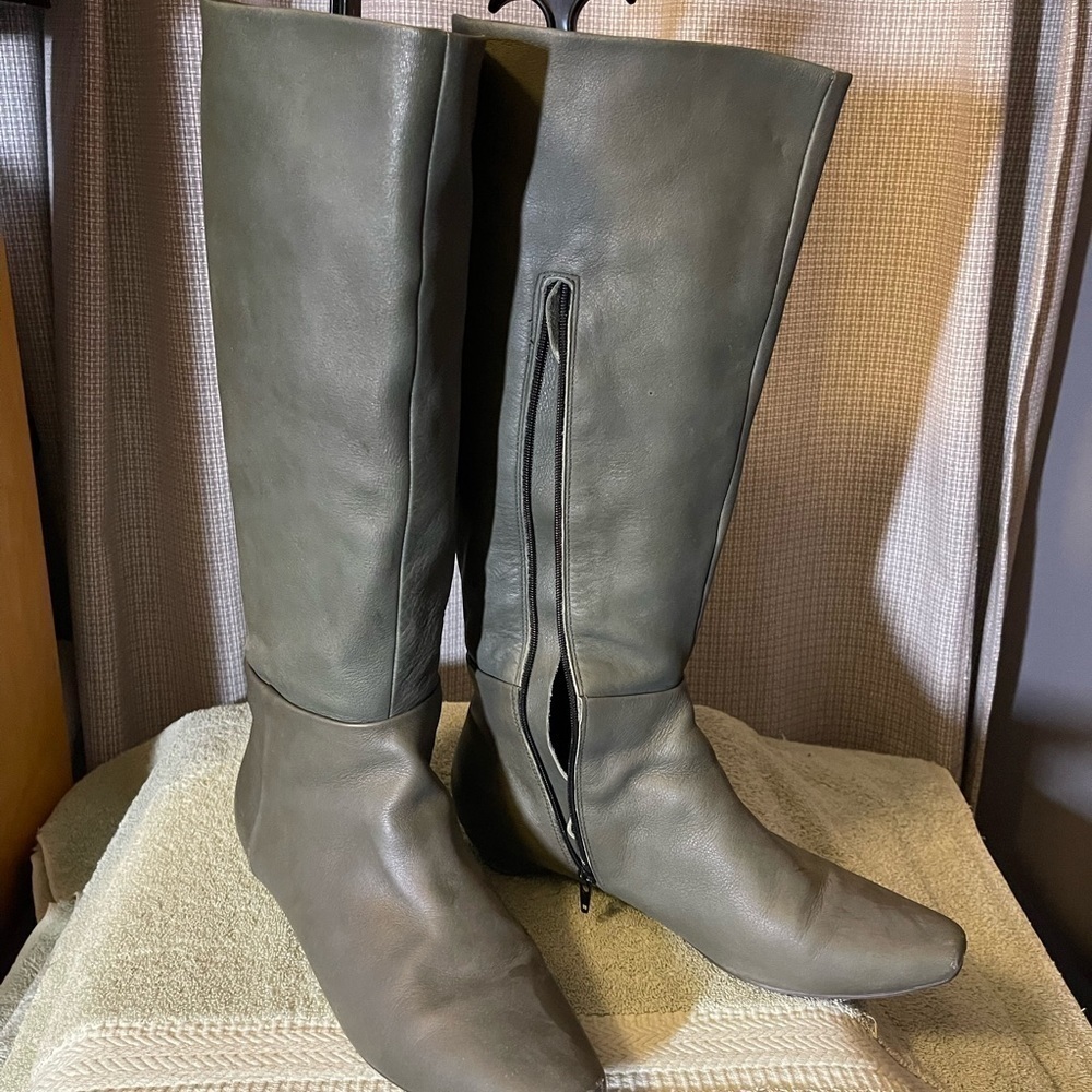 Farylrobin Boots.